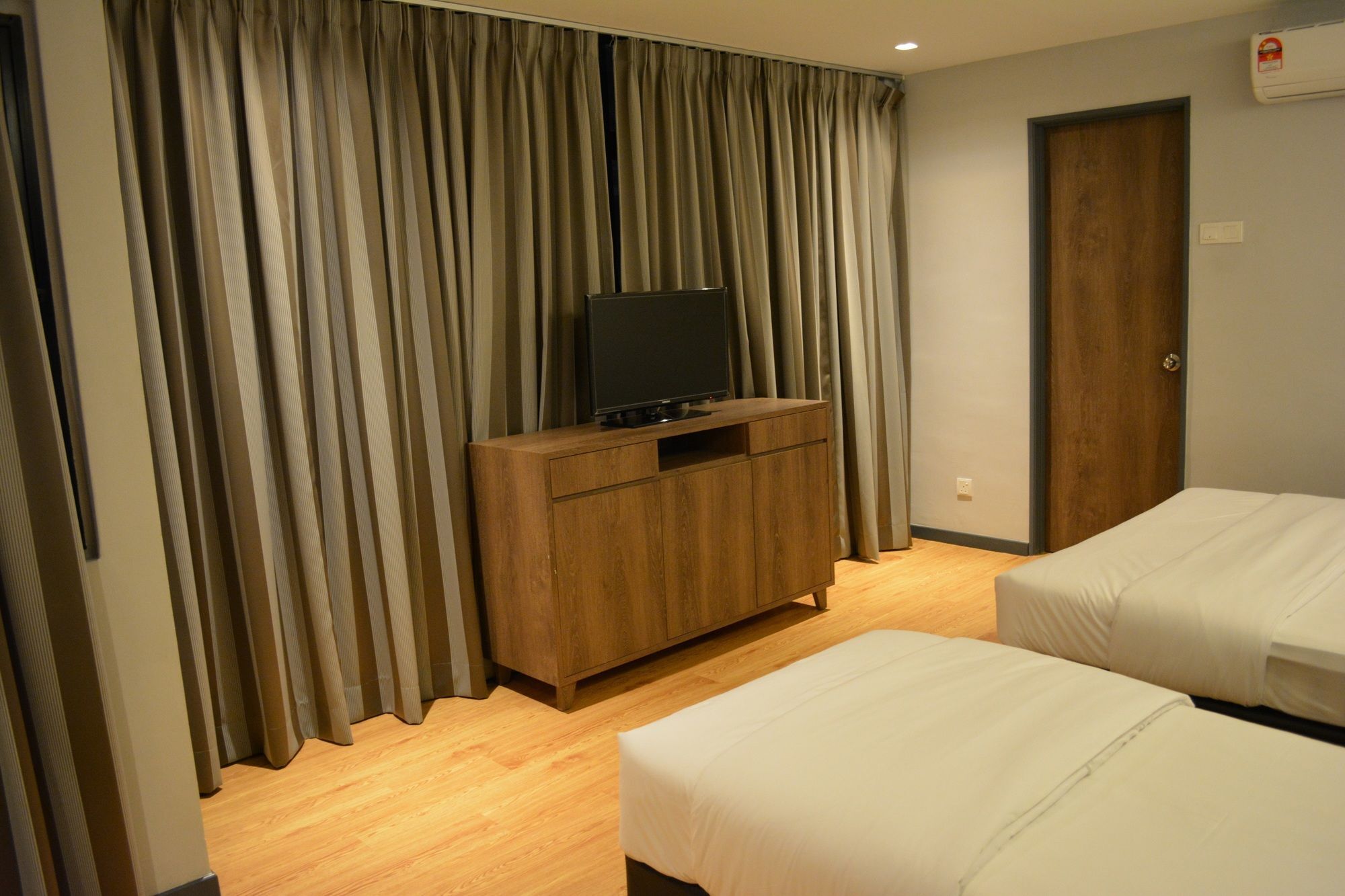 Go Hotel Subang Jaya Luaran gambar